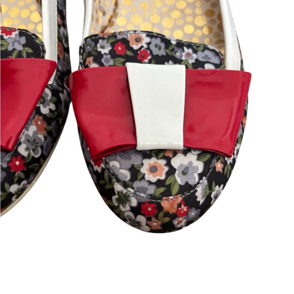 Poetic License Floral Flats with Red and White Accents - Picture 2 of 6